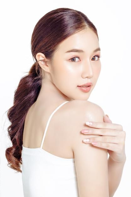 Khách hàng sử dụng sản phẩm gia công sữa dưỡng thể